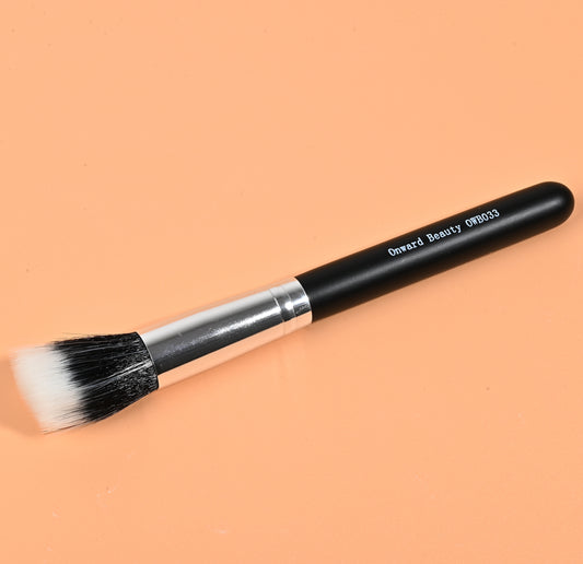 Large Foundation & Blush Stippling Brush